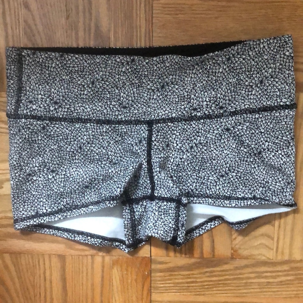 Lululemon flower shorts